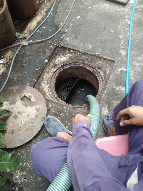 แก้ปัญหาท่ออุดตันและระบบระบายน้ำอย่างมืออาชีพในอุดรธานี - บริการสูบส้วม ลอกท่อ แก้ไขสิ่งอุดตัน และติดตั้งถังบำบัด ในเขตเทศบาลนครอุดรธานี ประเมินราคาฟรี